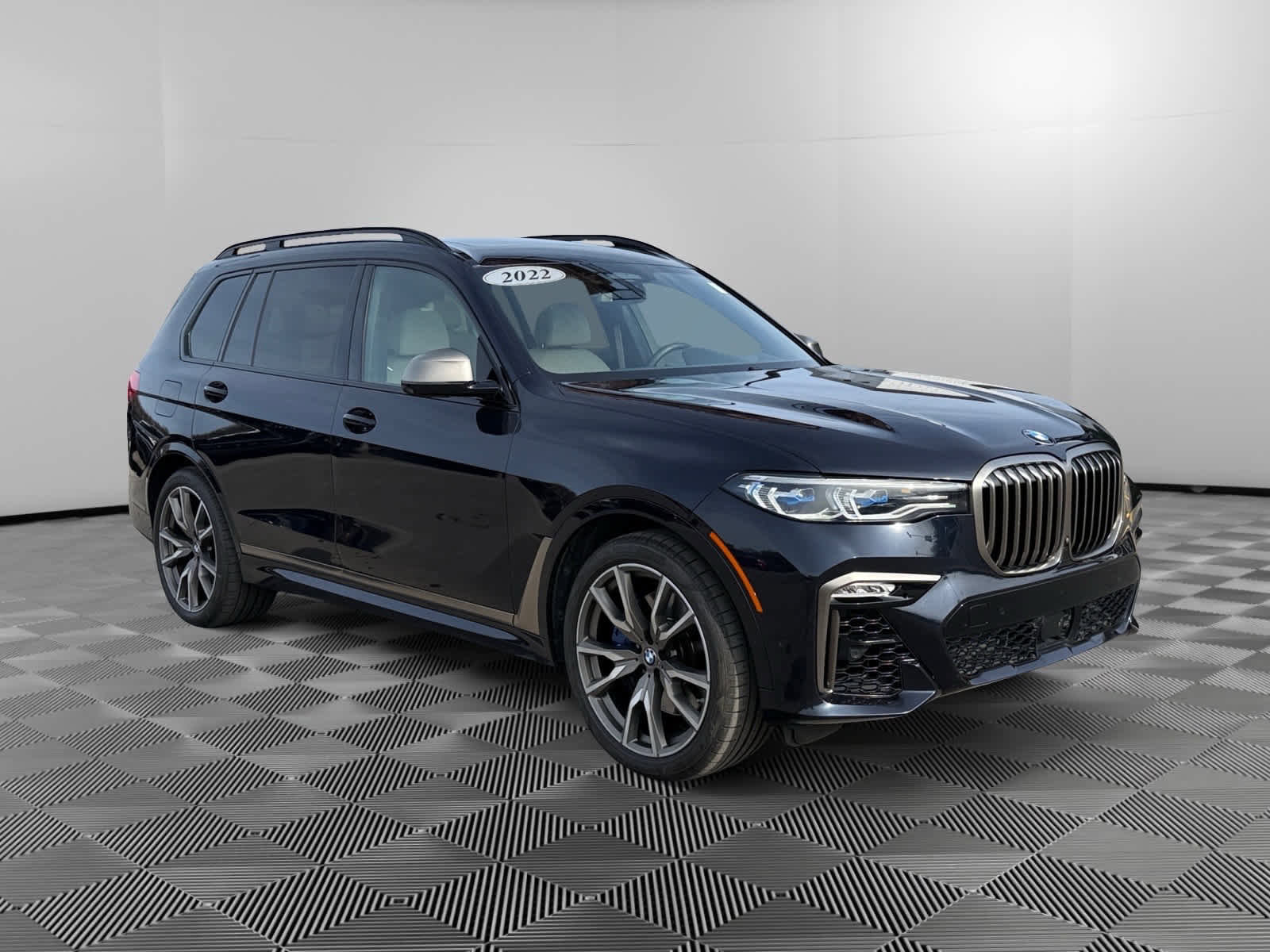 Used 2022 BMW X7 M50i image 7