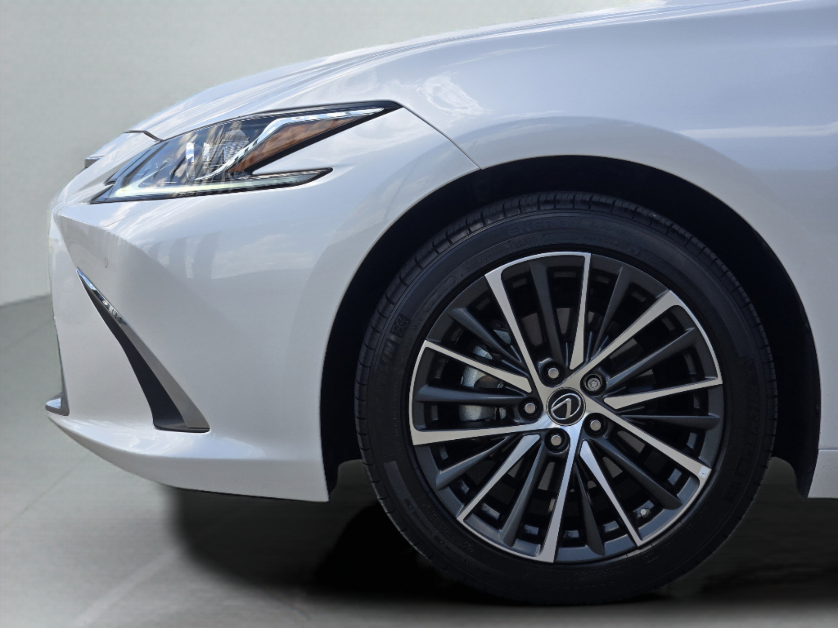 Certified 2025 Lexus ES 350 w/ Premium Package FWD image 30