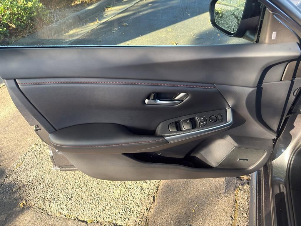 New 2025 Nissan Sentra SR image 16