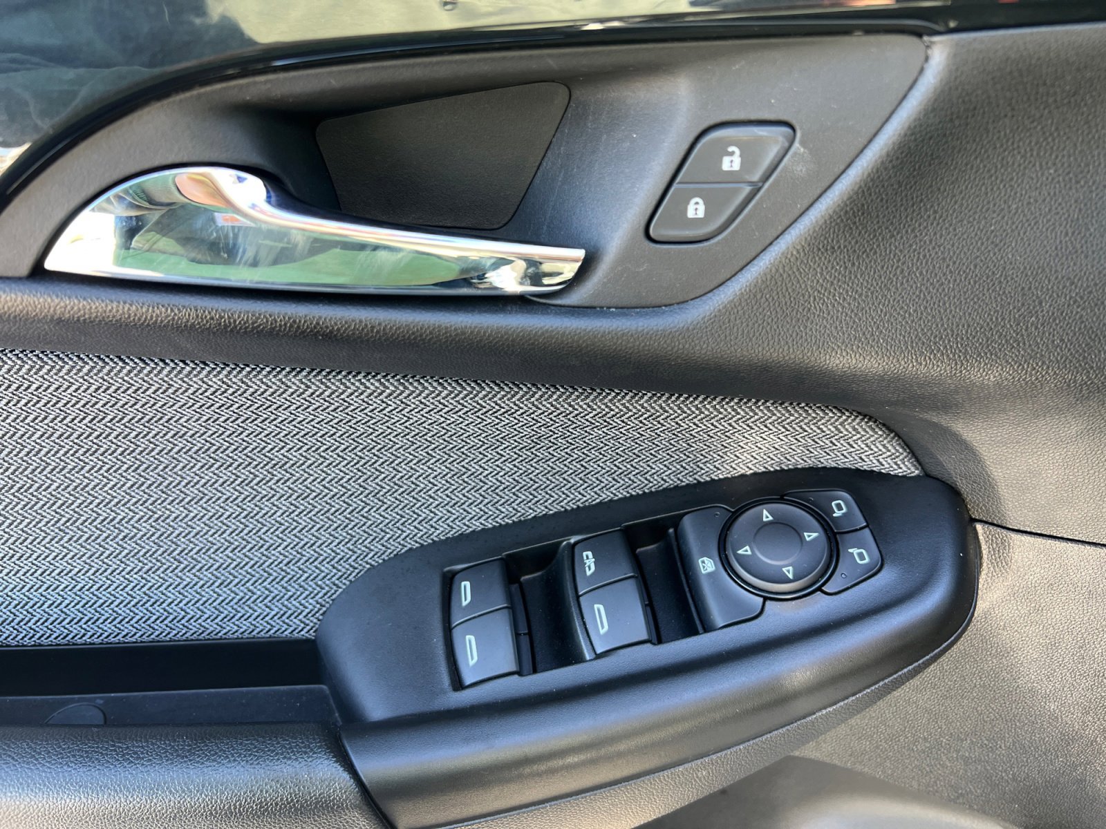 Used 2024 Chevrolet TrailBlazer LT w/ LT Cold Weather Package image 14