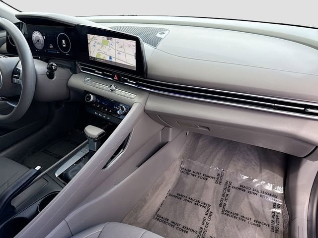 Used 2024 Hyundai Elantra SEL image 28