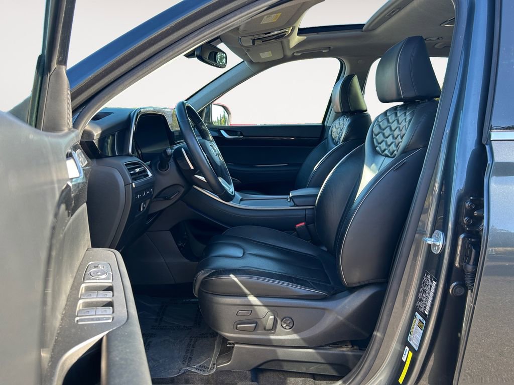 Used 2021 Hyundai Palisade Limited w/ Winter Package image 16