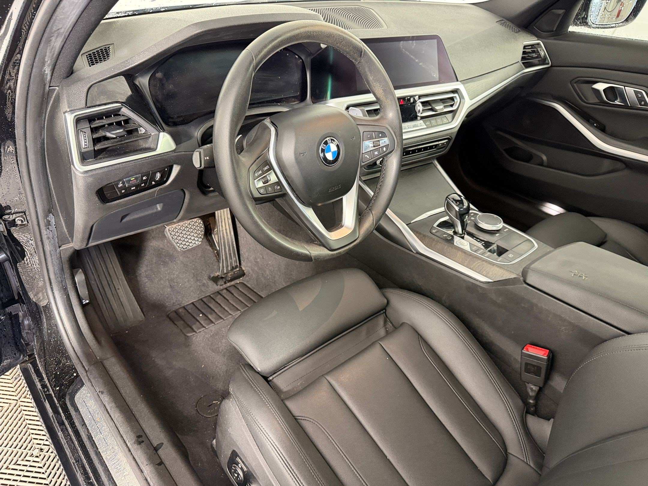 Used 2019 BMW 330i Sedan w/ Convenience Package RWD image 4