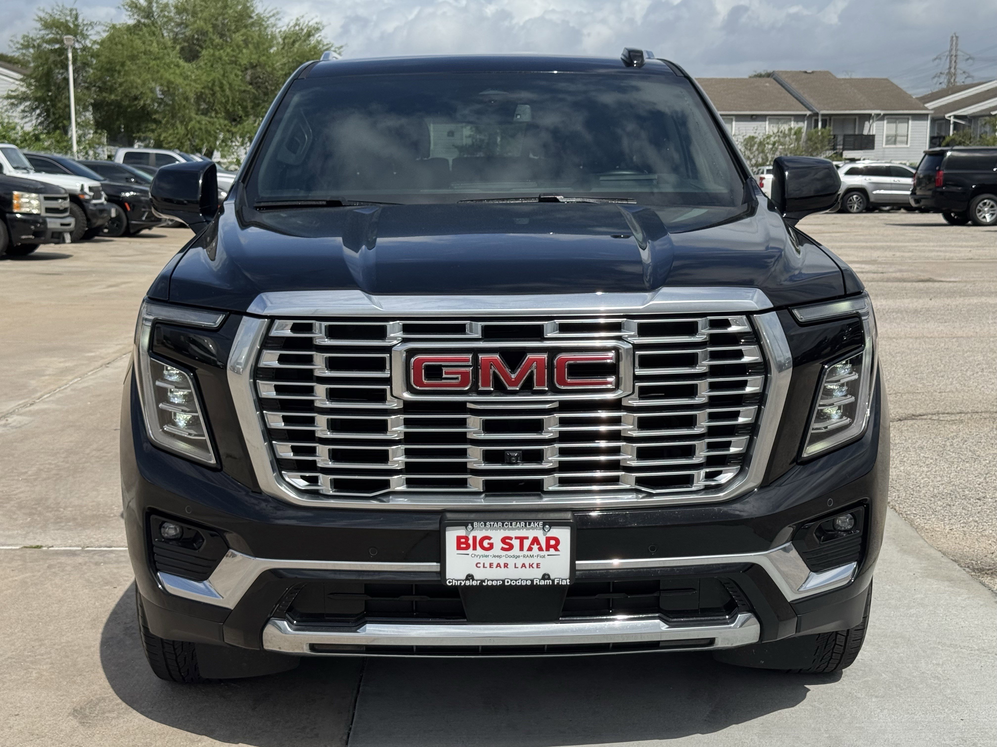 Used 2025 GMC Yukon Denali image 3