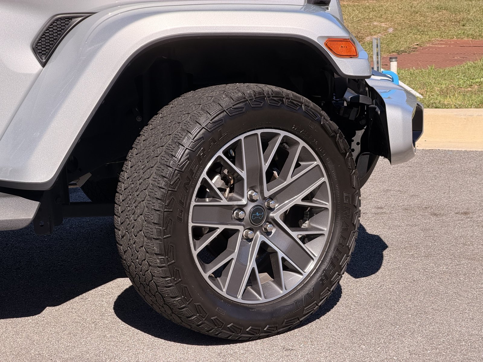 Used 2024 Jeep Wrangler High Altitude AWD/4WD image 9