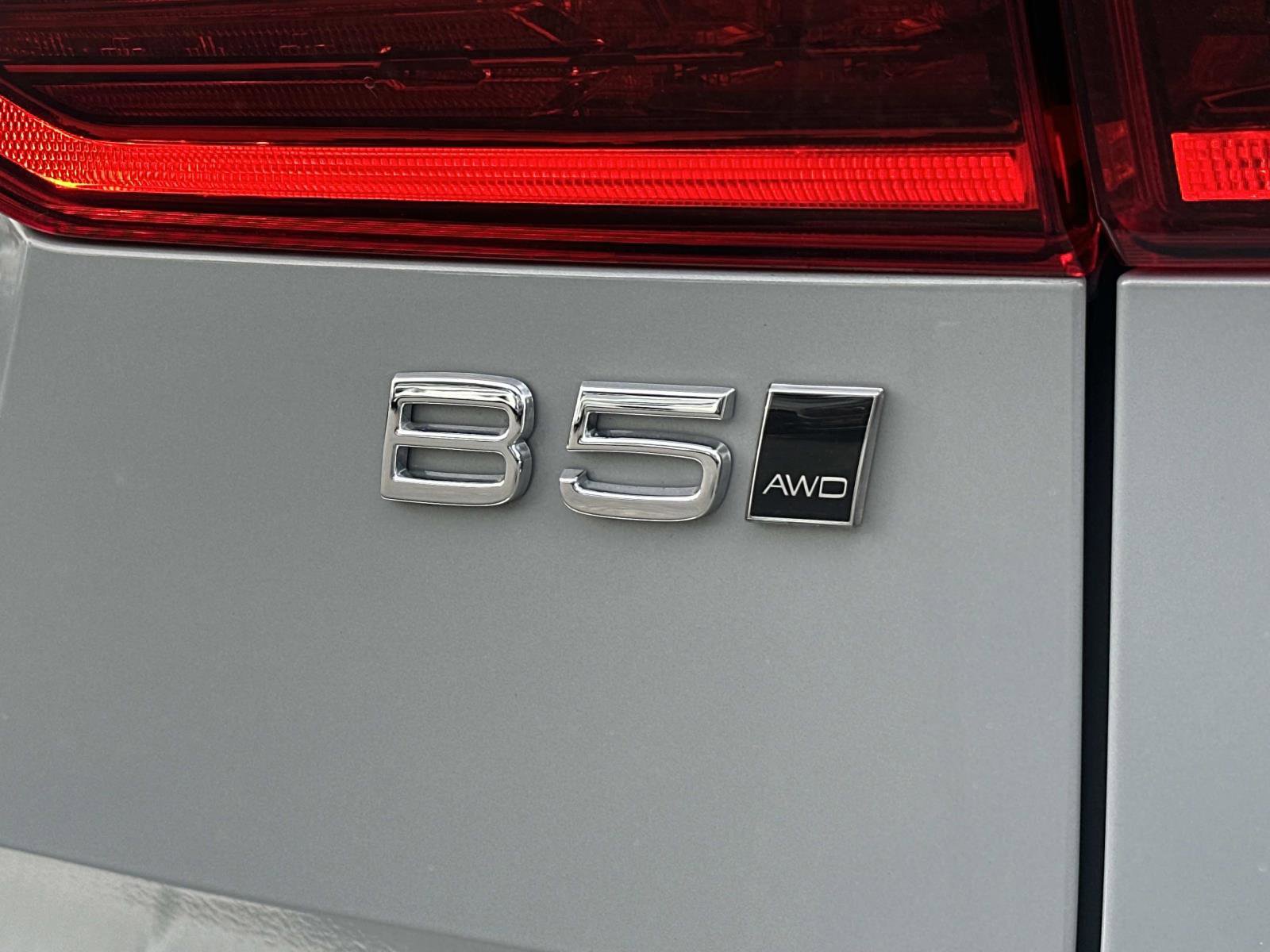 Certified 2026 Volvo XC60 B5 Ultra w/ Protection Package Premier image 28