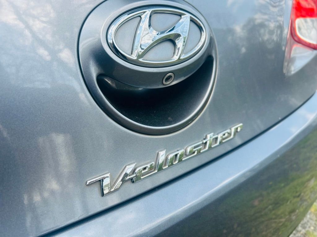 Used 2017 Hyundai Veloster image 10