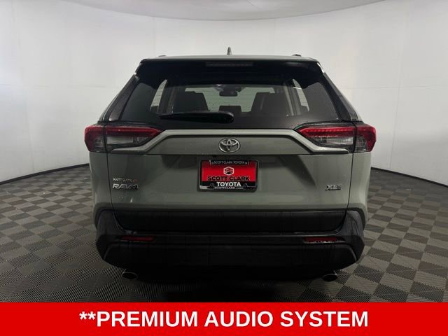 Used 2022 Toyota RAV4 XLE Premium image 7