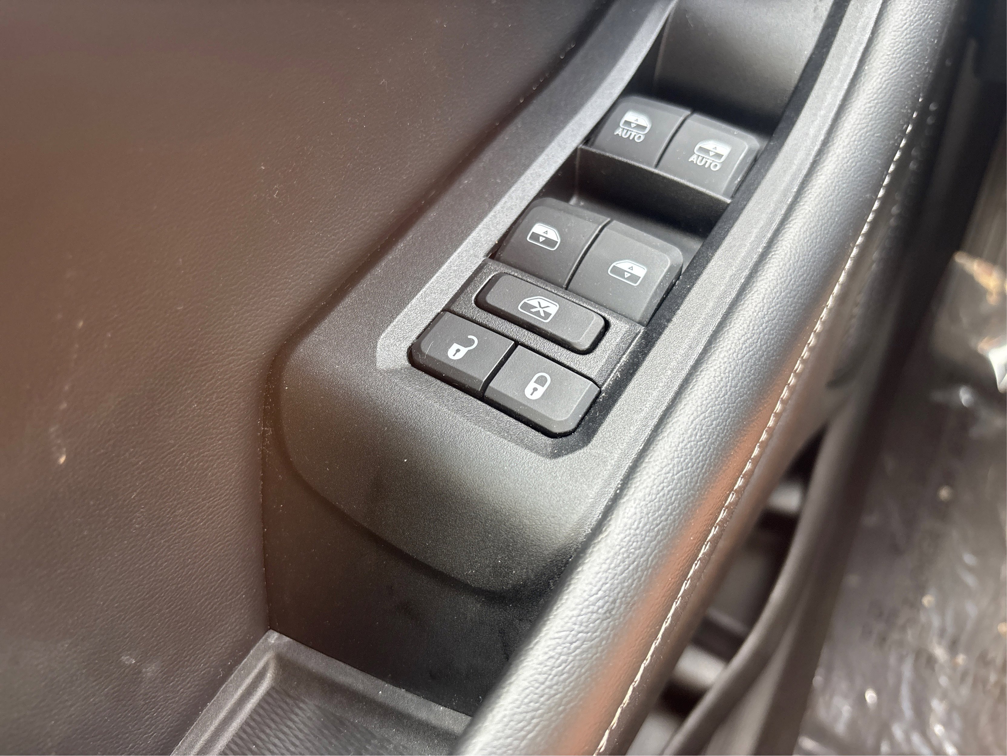 Used 2024 Jeep Grand Cherokee Laredo image 53