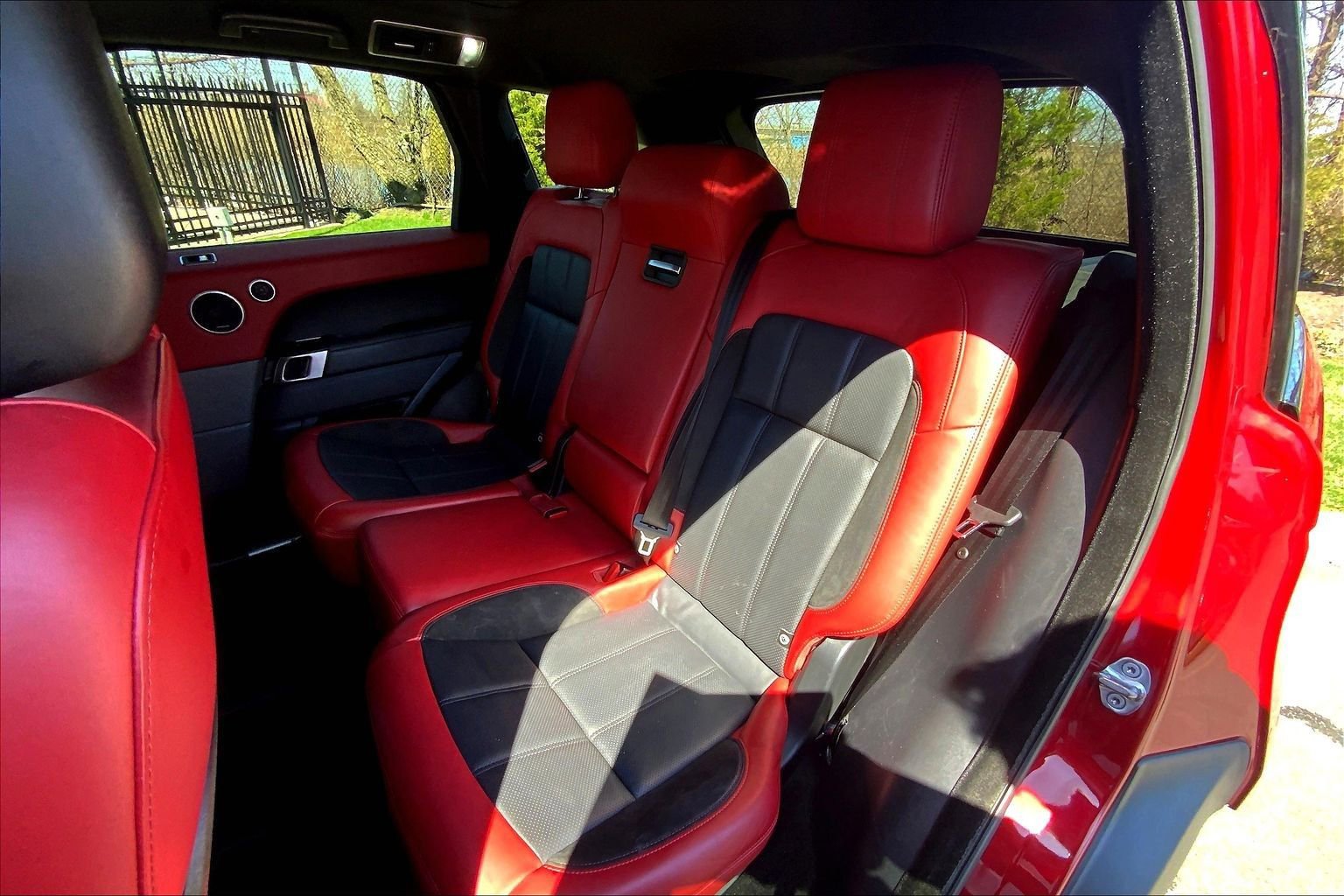 Used 2022 Land Rover Range Rover Sport HST image 20
