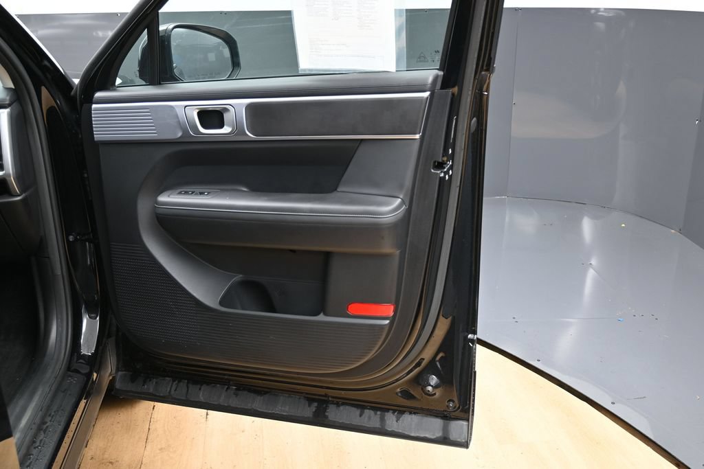 Used 2025 Hyundai Santa Fe SEL FWD image 17