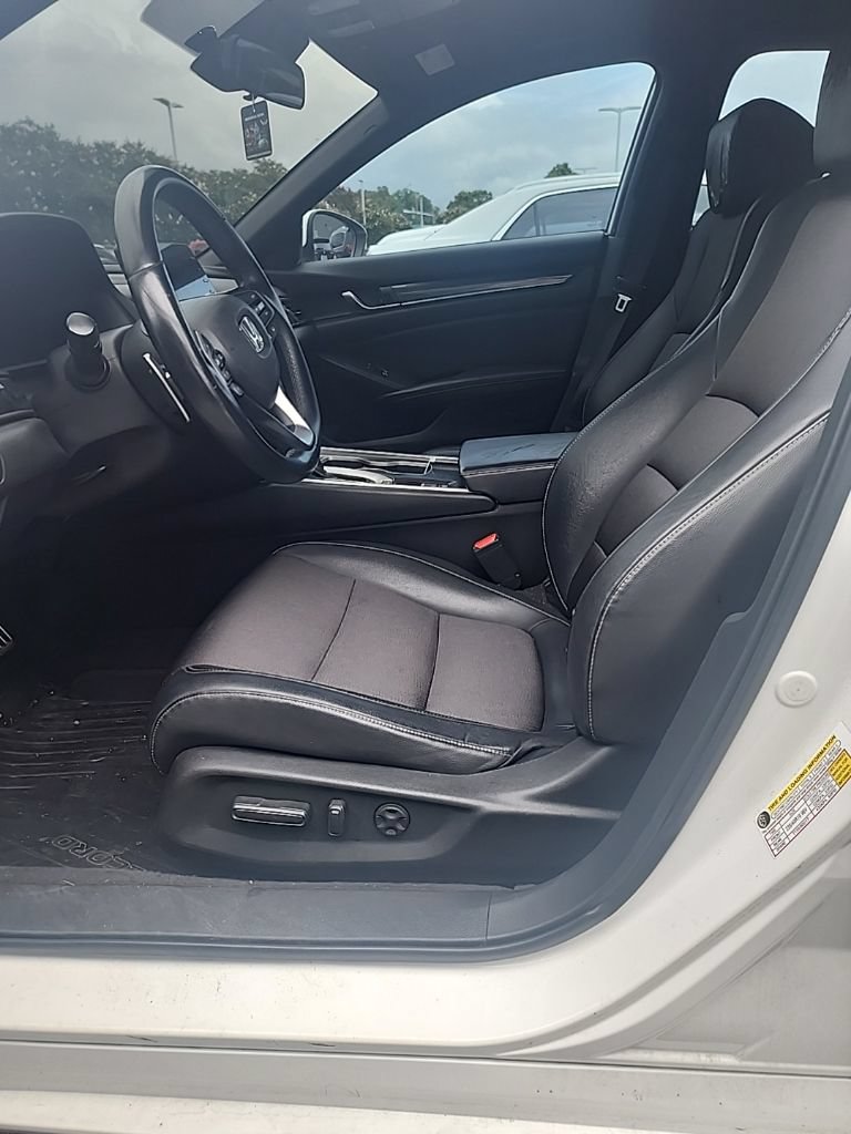 Used 2018 Honda Accord Sport image 11