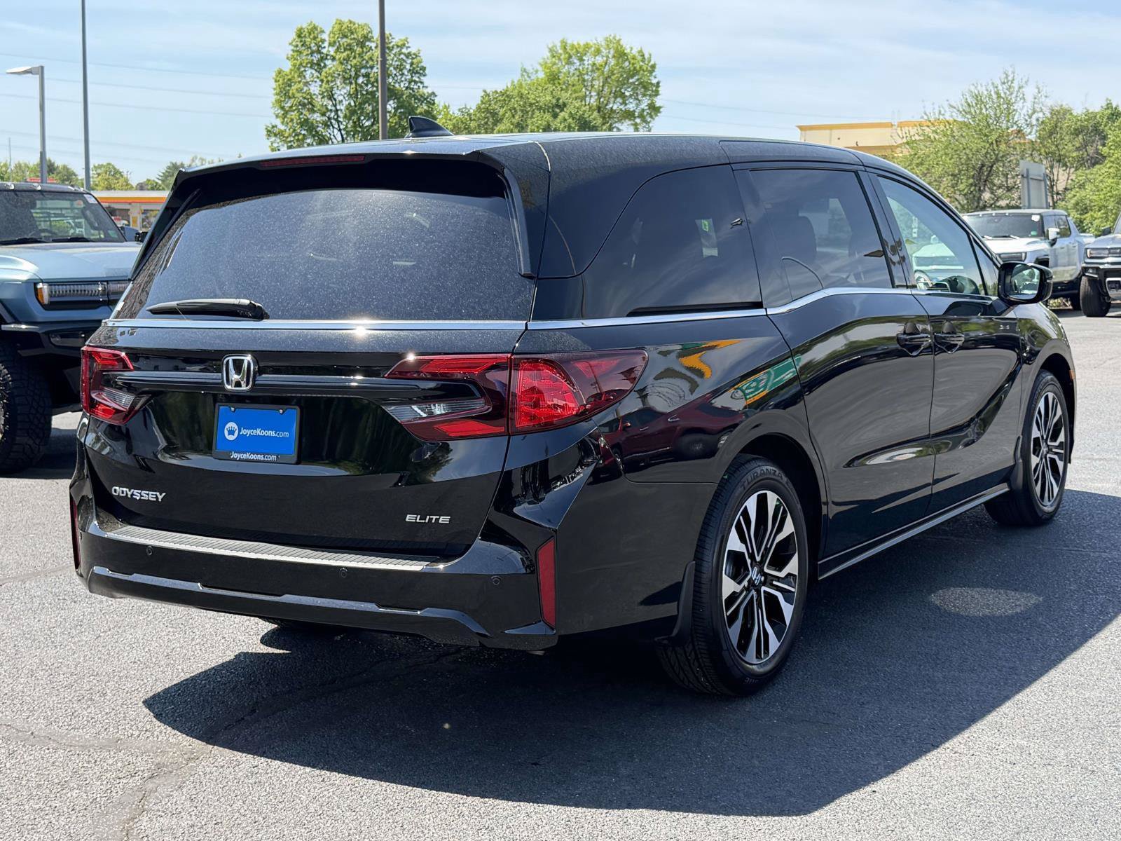 Certified 2026 Honda Odyssey Elite image 2