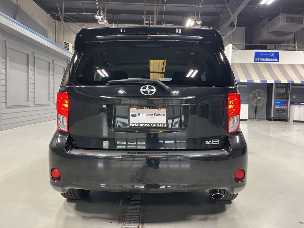 Used 2011 Scion xB FWD image 6