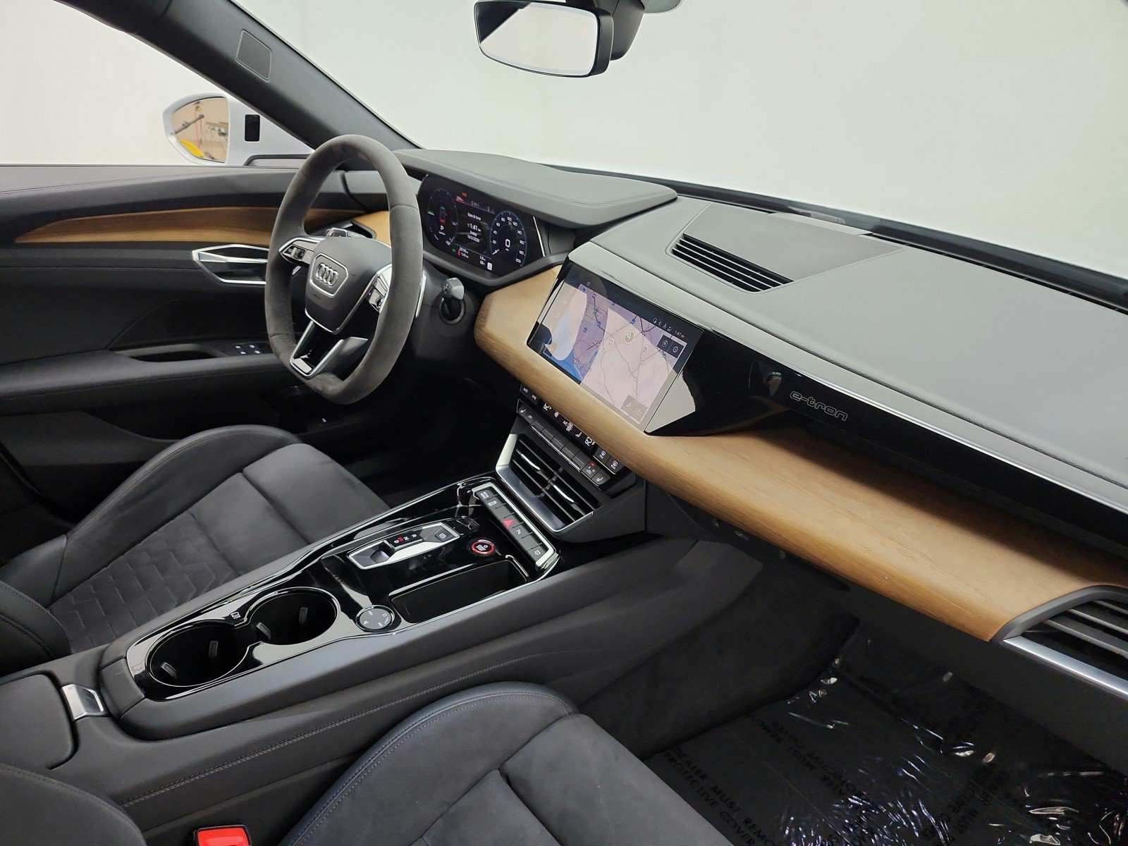 Used 2023 Audi e-tron GT Premium Plus AWD/4WD image 18