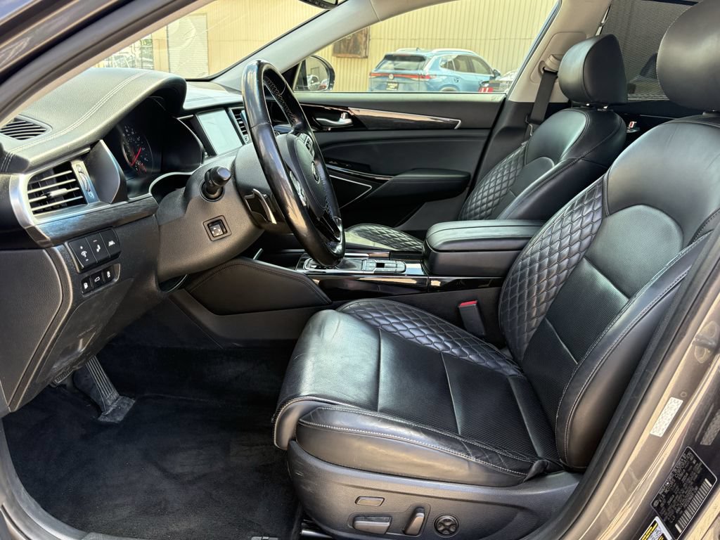 Used 2018 Kia Cadenza Limited FWD image 12