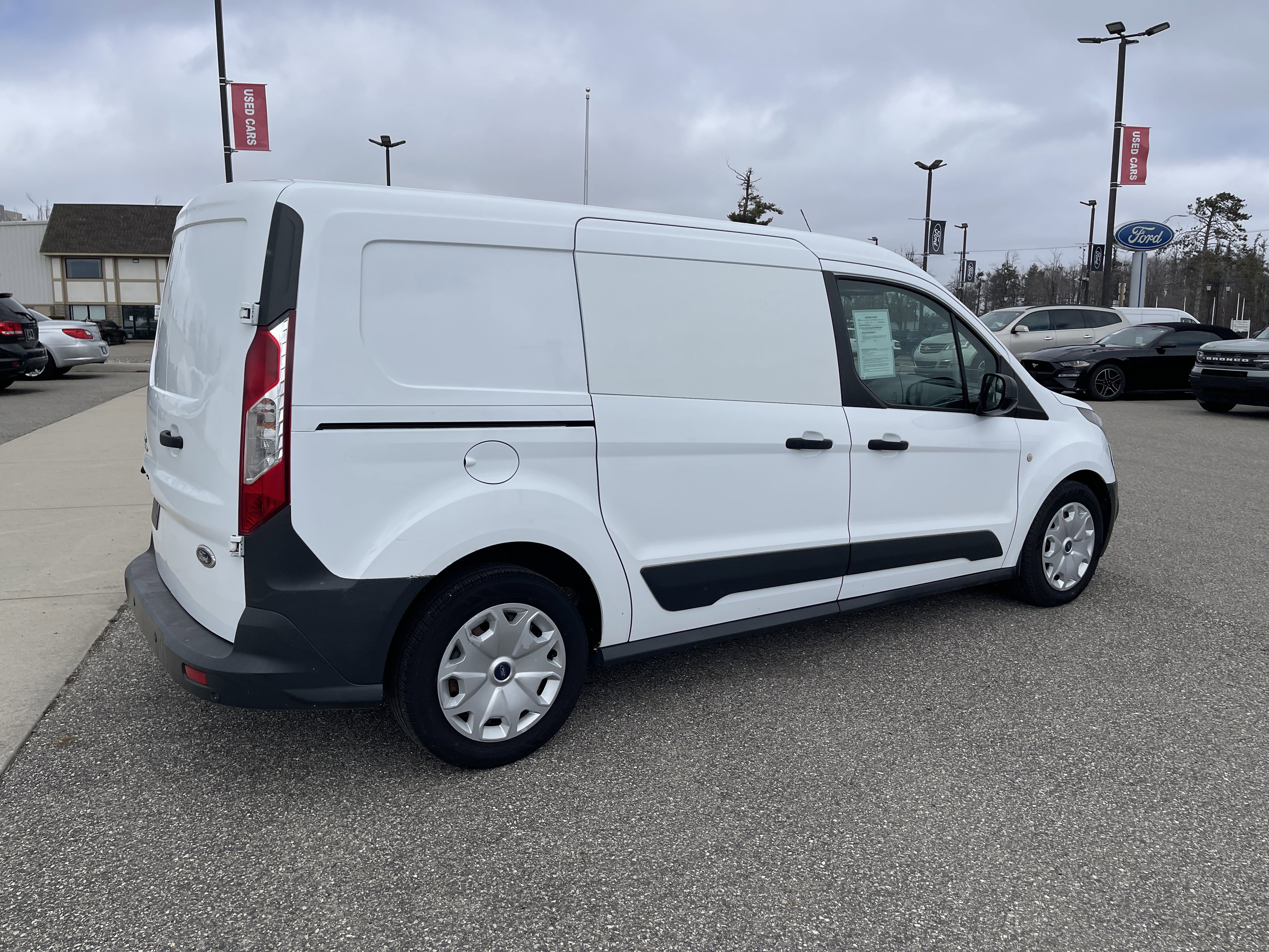 Used 2016 Ford Transit Connect XL image 4
