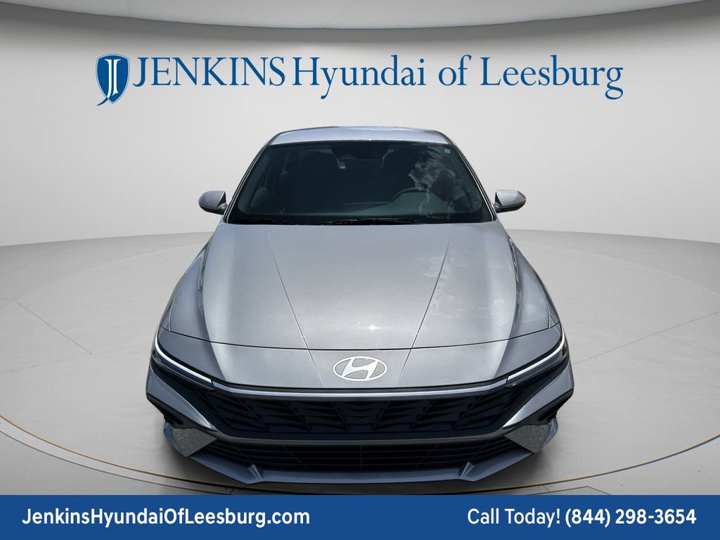New 2025 Hyundai Elantra SE FWD image 12