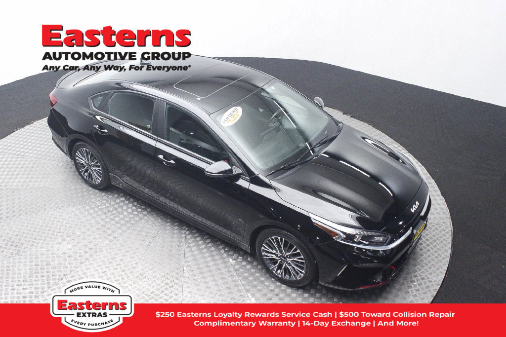 Used 2023 Kia Forte GT-Line w/ GT-Line Premium Package FWD image 4