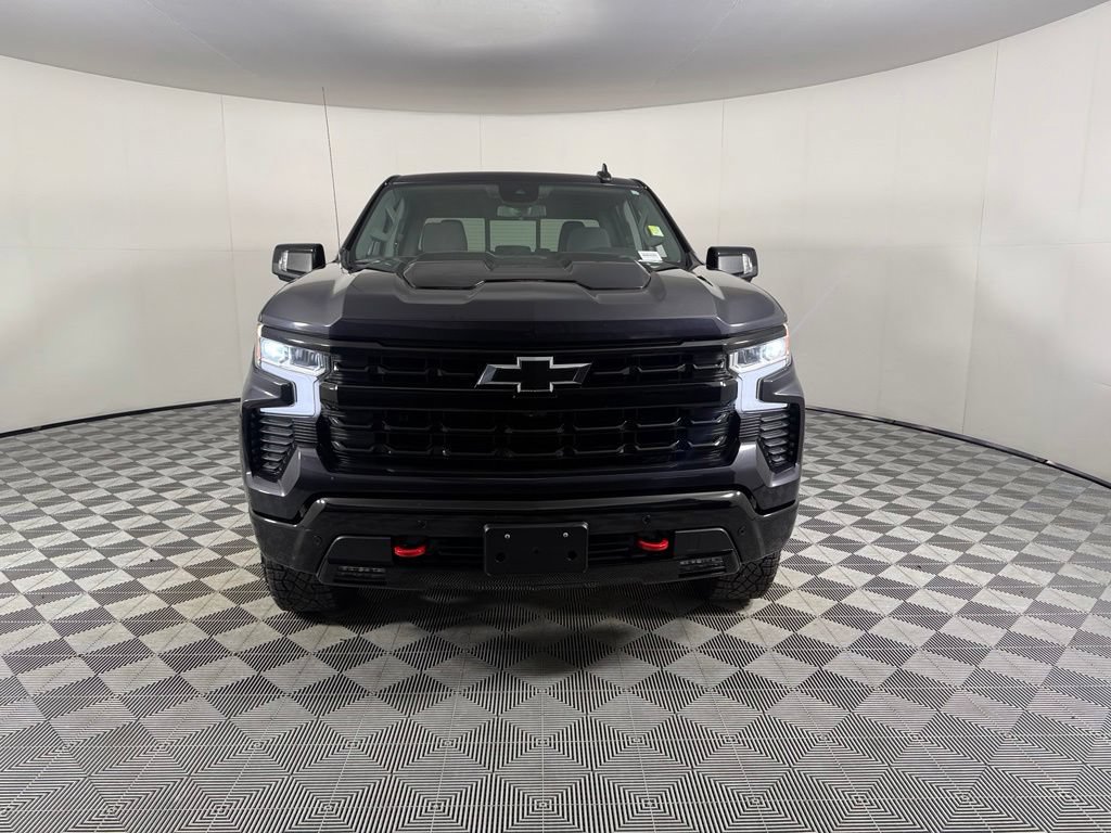 Used 2024 Chevrolet Silverado 1500 LT Trail Boss w/ Convenience Package II AWD/4WD image 4