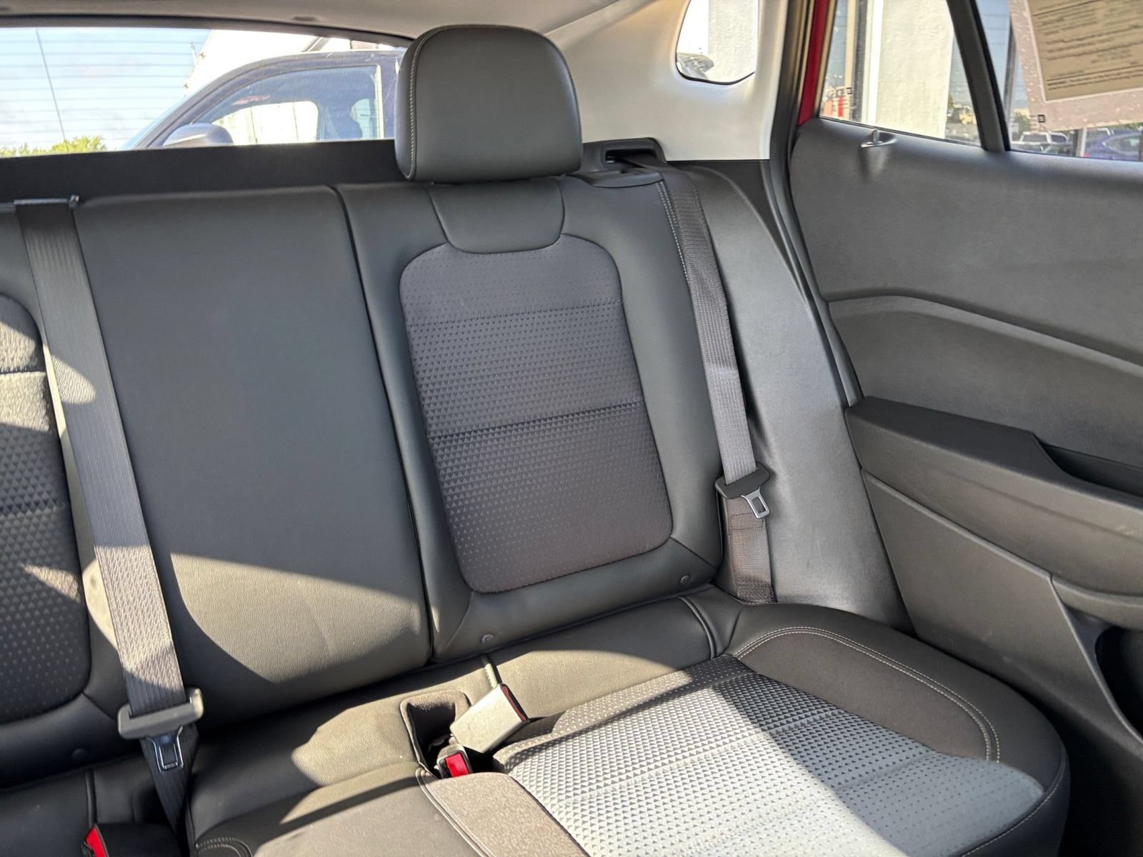 Used 2025 Chevrolet Trax LT FWD image 31