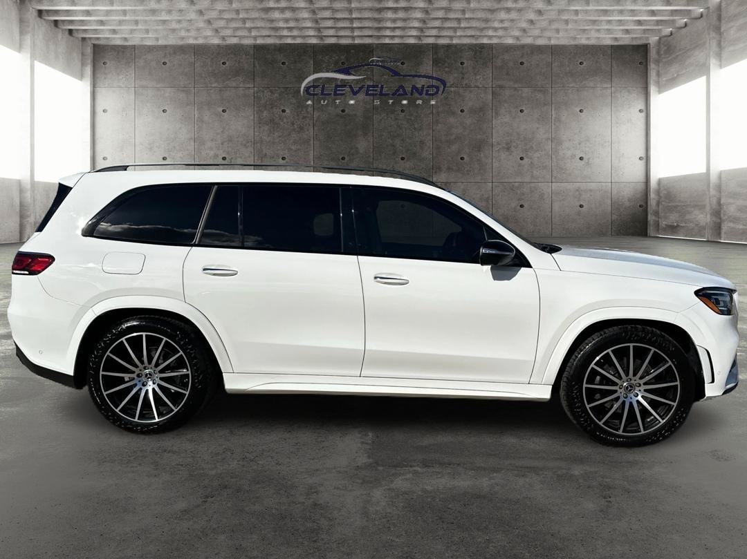 Used 2023 Mercedes-Benz GLS 450 4MATIC w/ AMG Line Exterior image 2