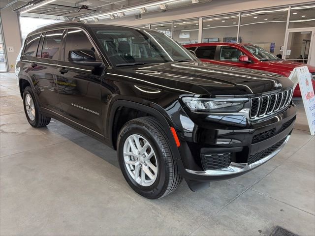 Used 2023 Jeep Grand Cherokee L Laredo w/ Luxury Tech Group I AWD/4WD image 3