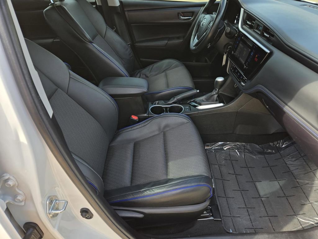 Used 2018 Toyota Corolla SE FWD image 28
