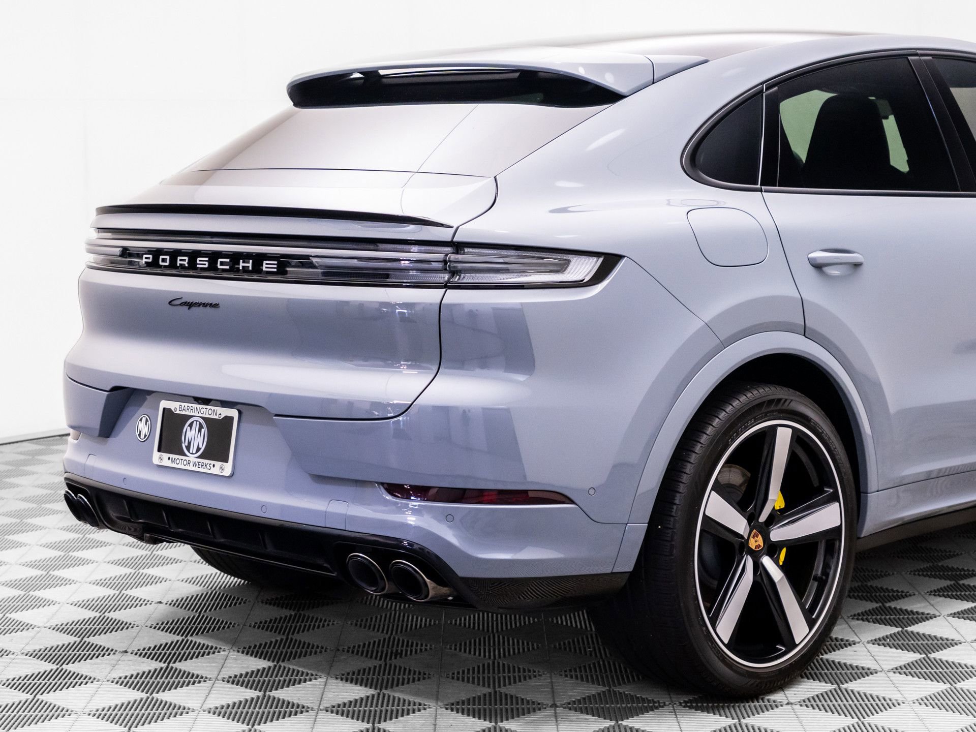 Certified 2025 Porsche Cayenne Coupe AWD/4WD image 34
