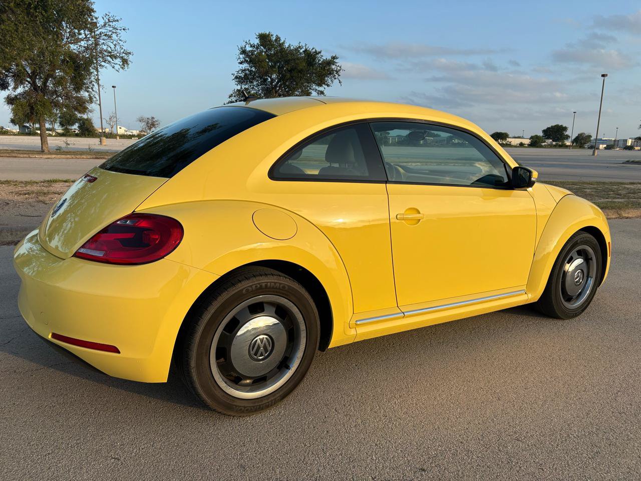 Used 2012 Volkswagen Beetle 2.5 FWD image 46