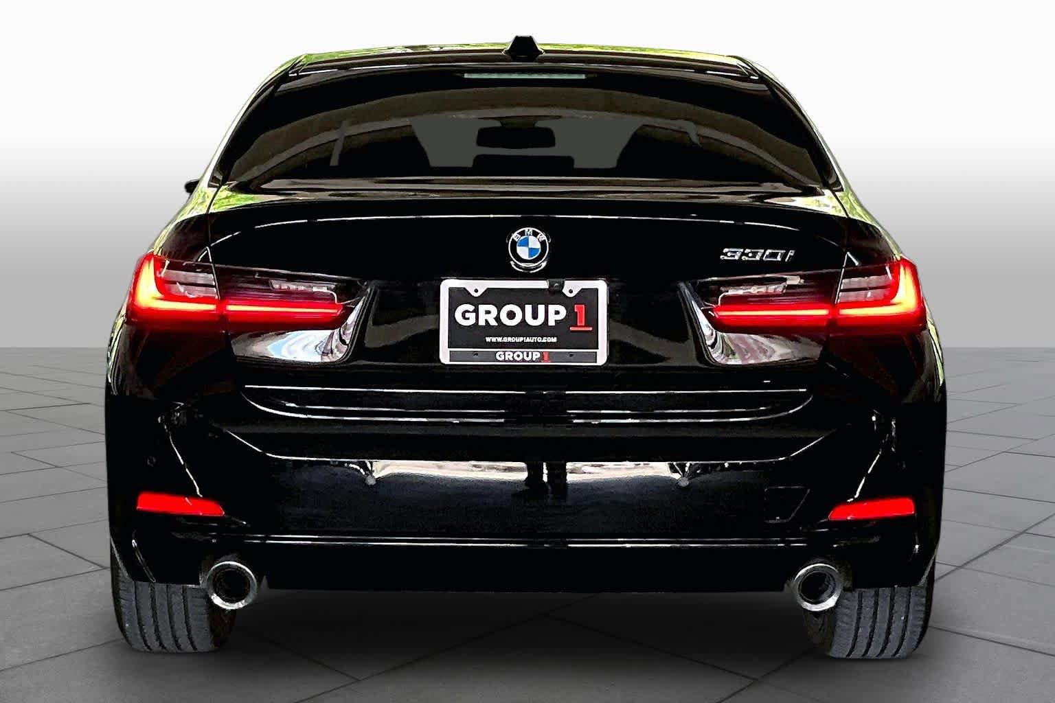 Used 2024 BMW 330i Sedan w/ Premium Package RWD image 4