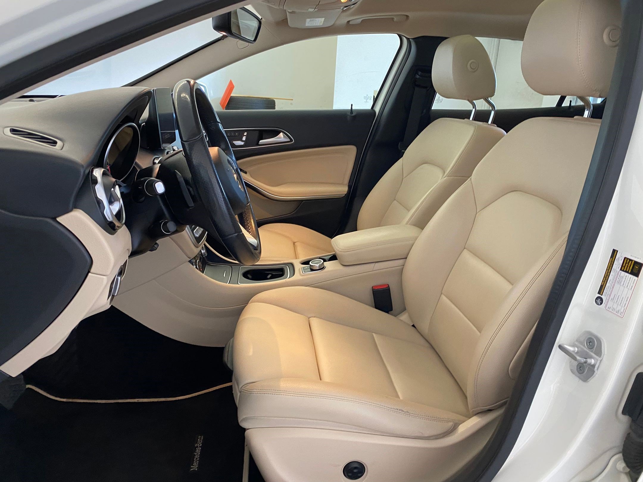 Used 2018 Mercedes-Benz GLA 250 4MATIC image 5