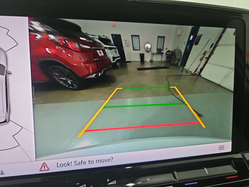 New 2026 Volkswagen Atlas SE image 19