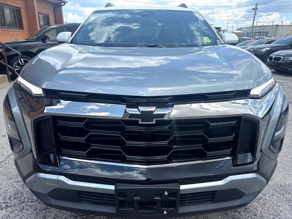 Used 2025 Chevrolet Equinox ACTIV w/ Convenience Package III image 3