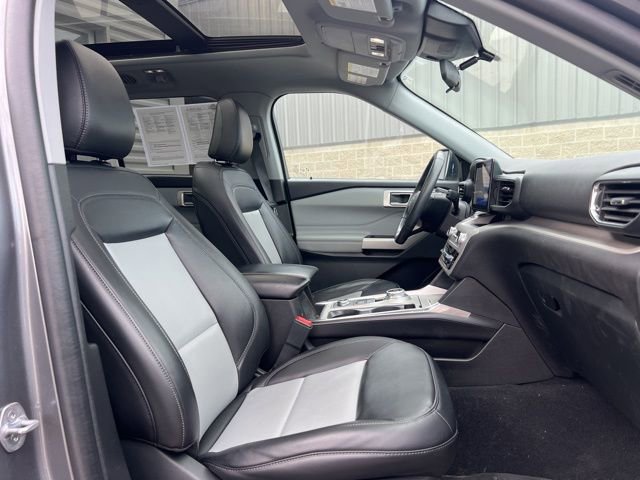 Used 2023 Ford Explorer XLT w/ Equipment Group 202A image 11