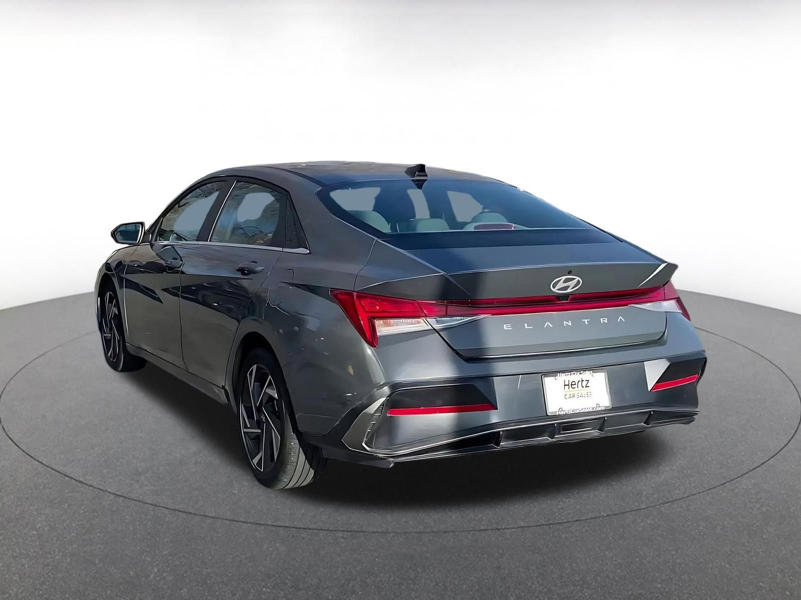 Used 2025 Hyundai Elantra SEL image 11