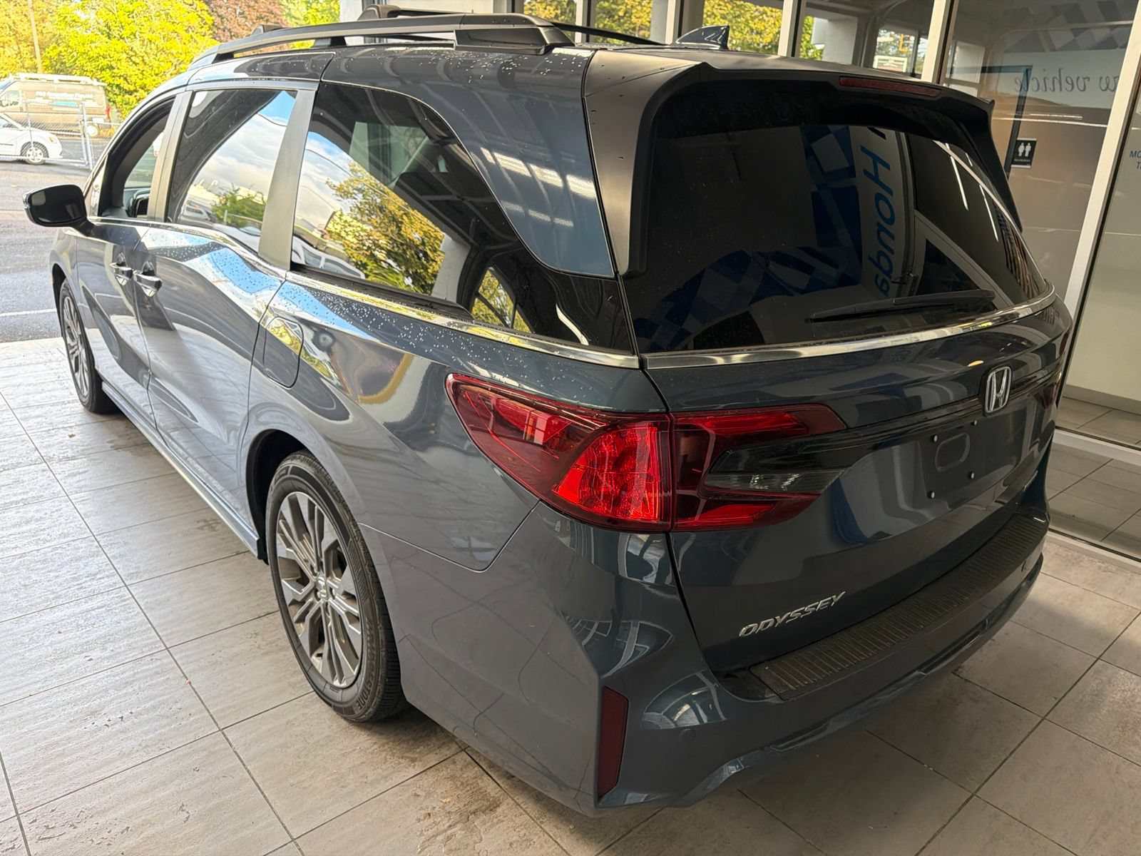 Used 2025 Honda Odyssey Touring image 6