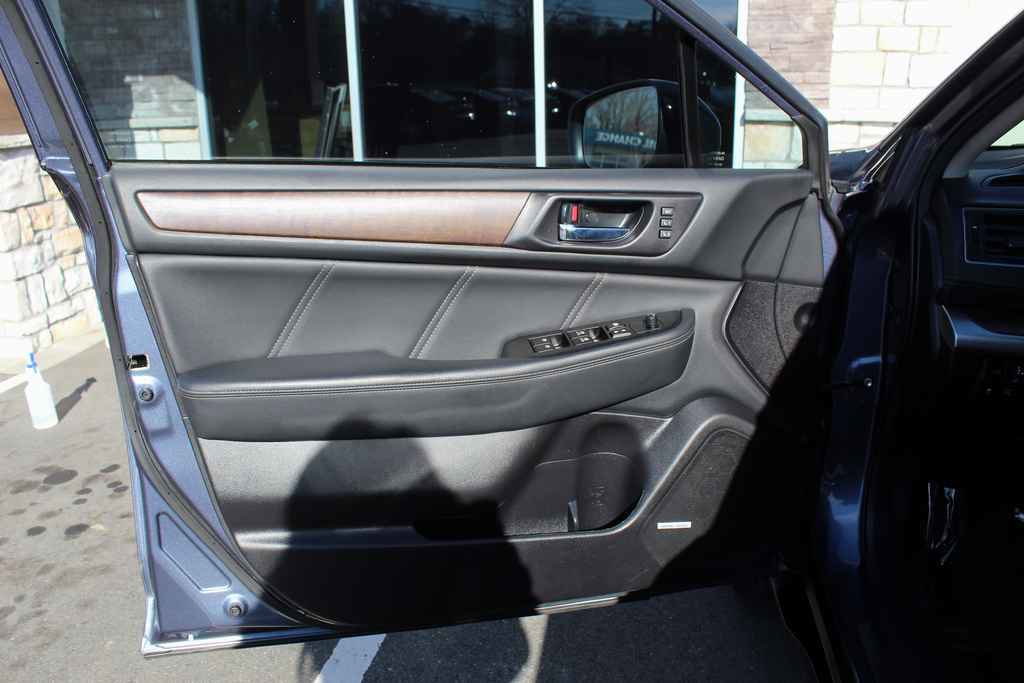 Used 2018 Subaru Outback 2.5i Limited image 12