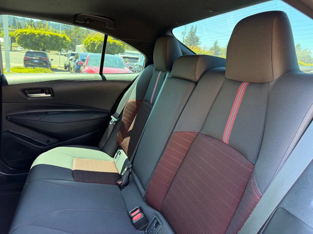 Used 2025 Toyota Corolla SE w/ SE Premium Package FWD image 30