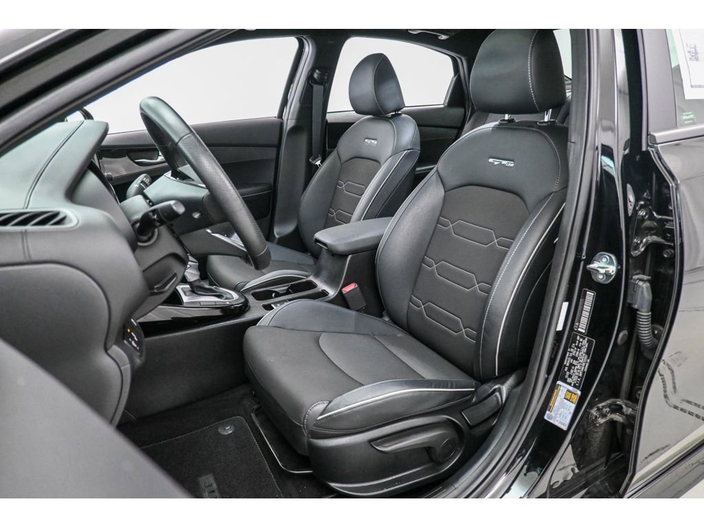Used 2024 Kia Forte GT-Line w/ GT-Line Premium Package image 9