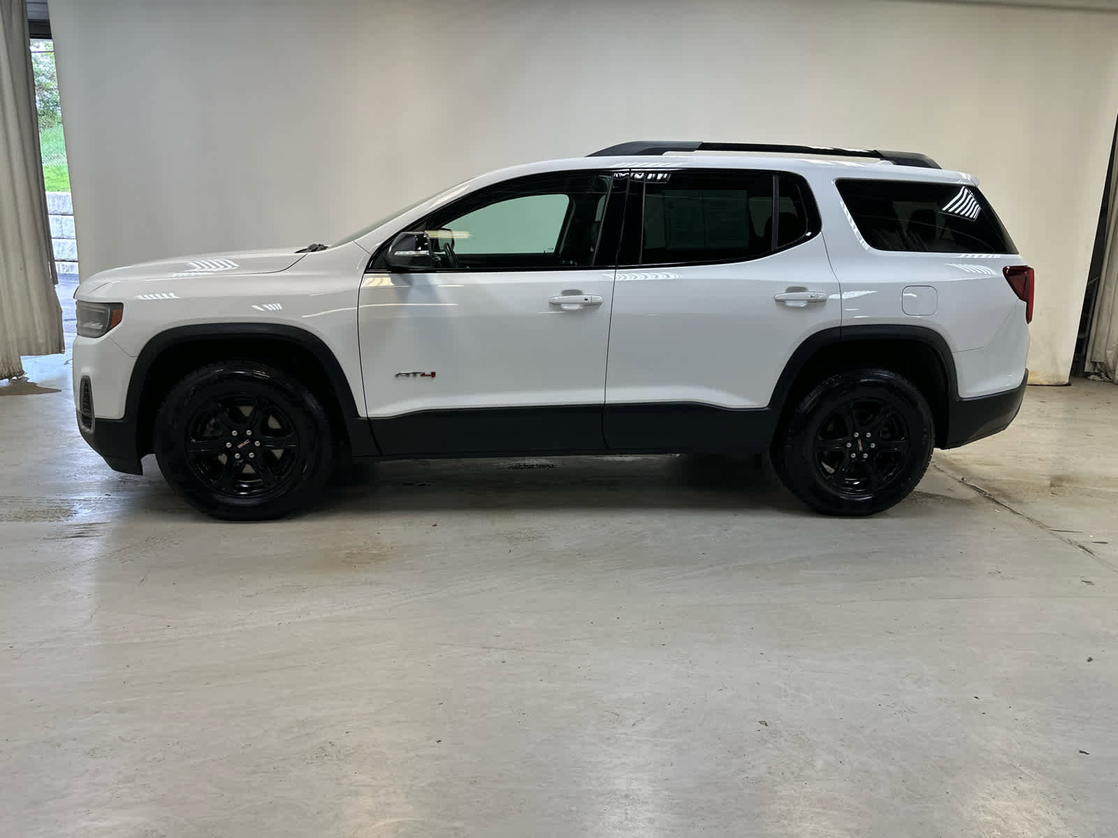 Used 2023 GMC Acadia AT4 w/ Preferred Package AWD/4WD image 10
