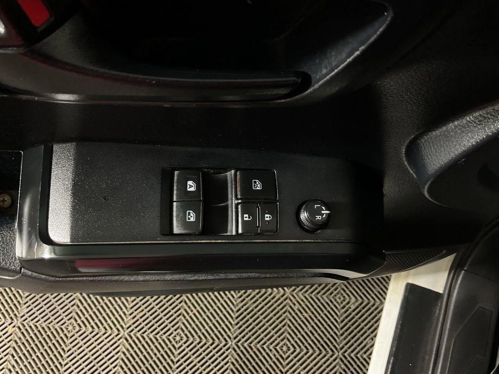 Used 2019 Toyota Tacoma SR image 16