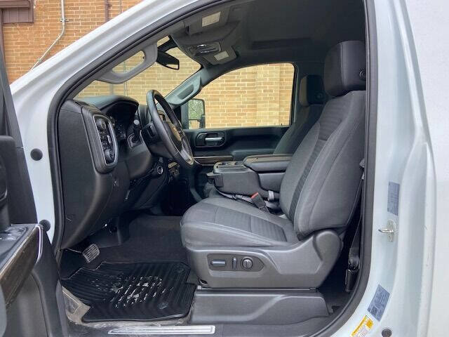 Used 2022 Chevrolet Silverado 2500 LT w/ Convenience Package image 12