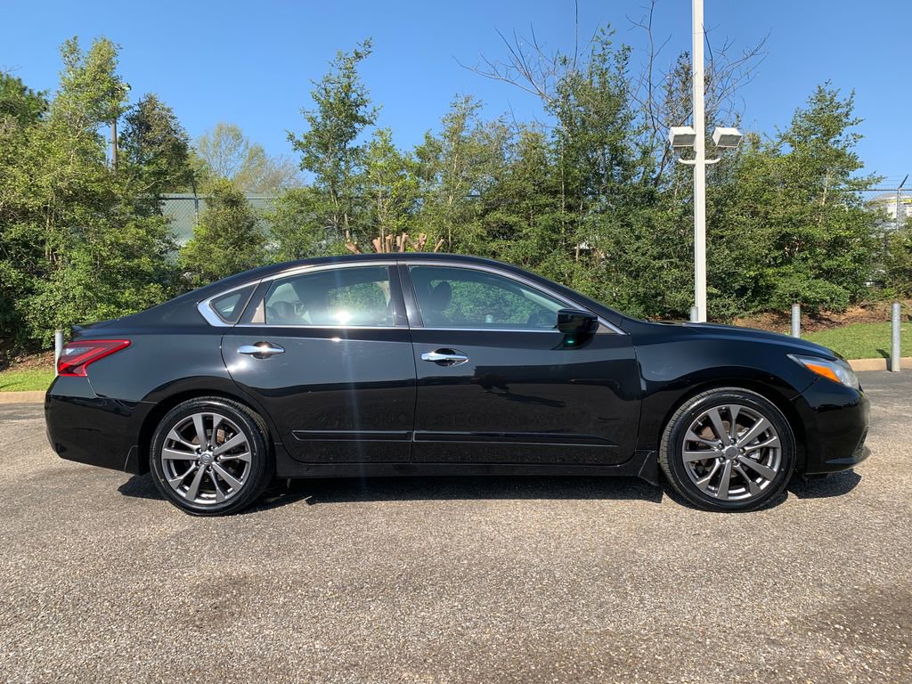 Used 2018 Nissan Altima 2.5 SR w/ SR Special Edition image 2
