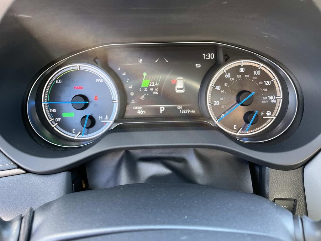 Used 2024 Toyota Venza XLE image 35