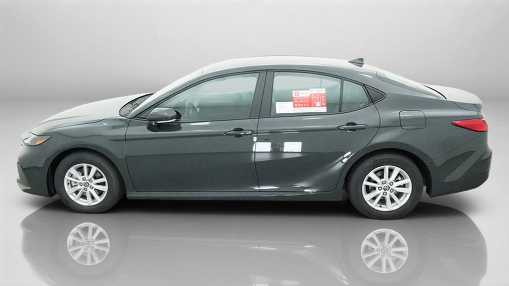 New 2026 Toyota Camry LE FWD image 2