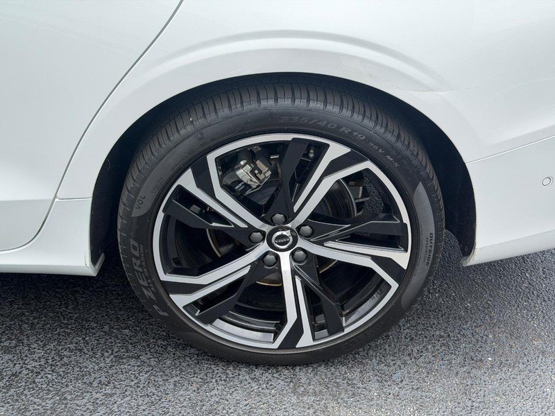 Certified 2025 Volvo S60 B5 Plus AWD/4WD image 8