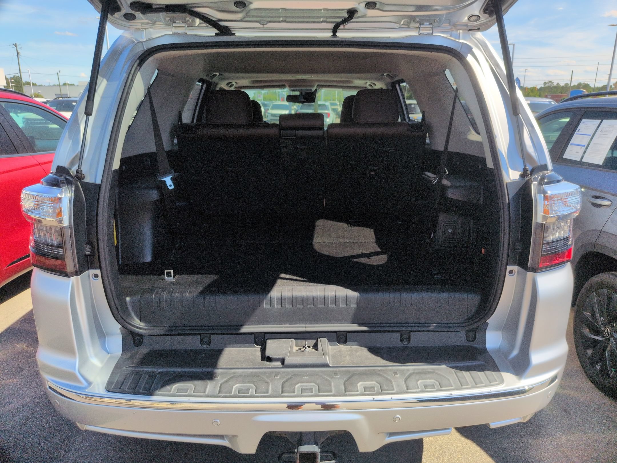 Used 2020 Toyota 4Runner Limited AWD/4WD image 32