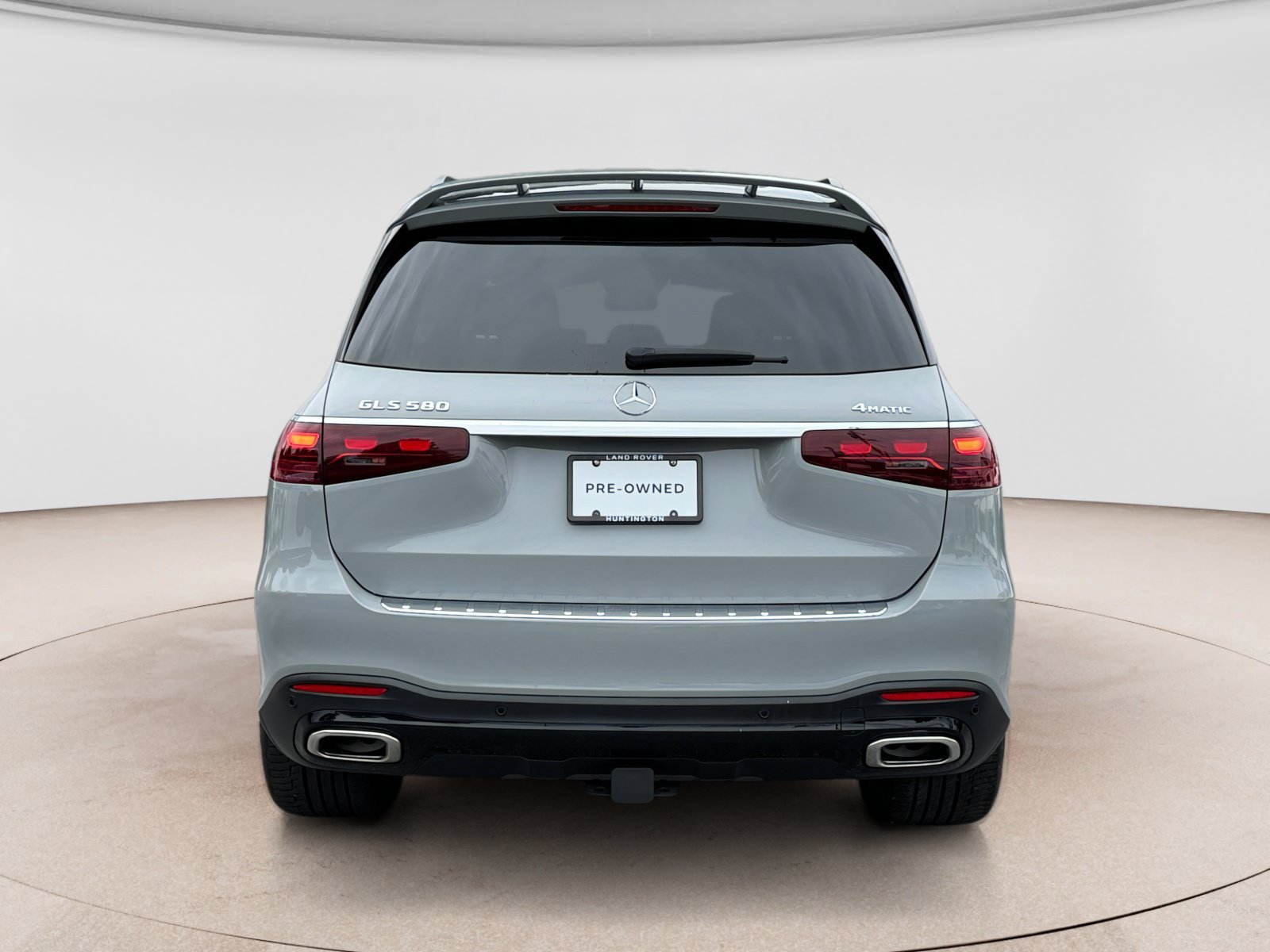 Used 2025 Mercedes-Benz GLS 580 4MATIC image 4