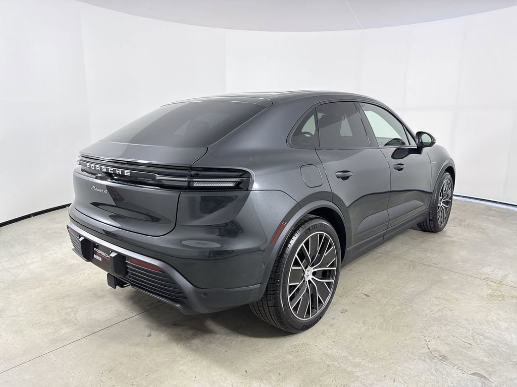 New 2026 Porsche Macan 4 Electric AWD/4WD image 7